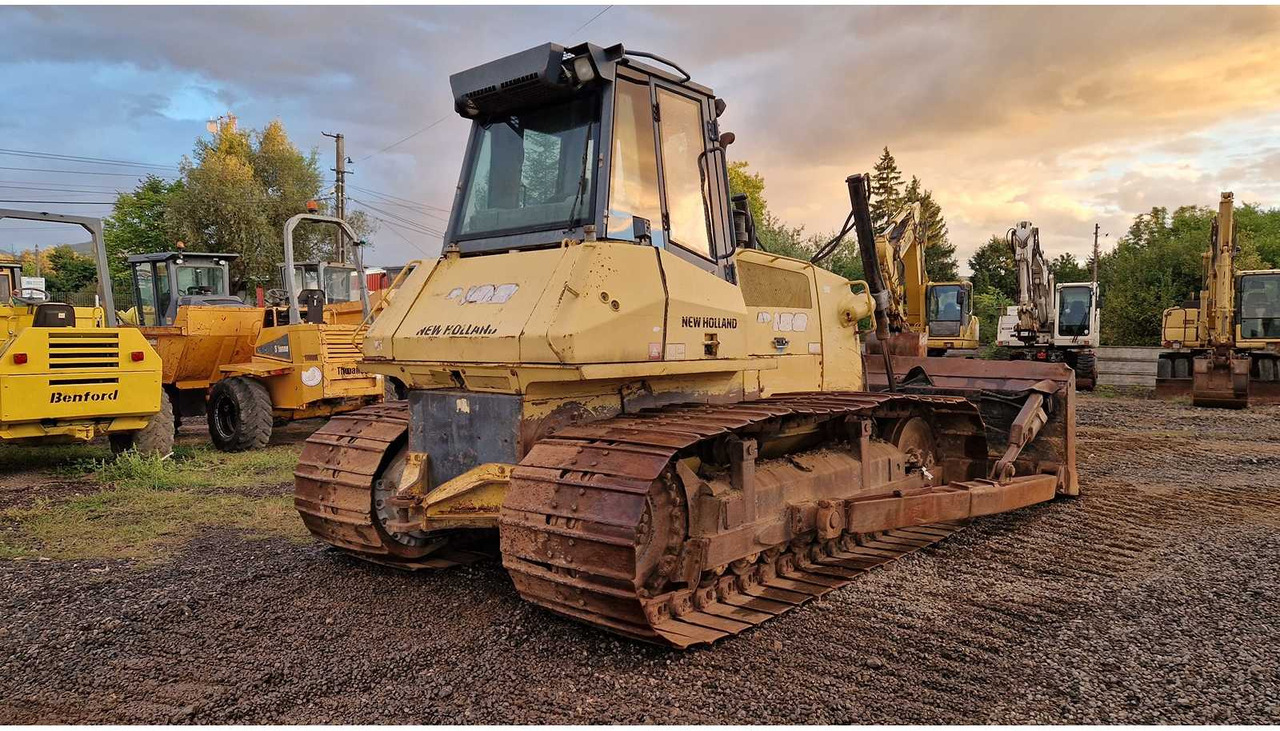 NEW HOLLAND  - Bulldozer: photos 3 NEW HOLLAND  - Bulldozer: photos 3