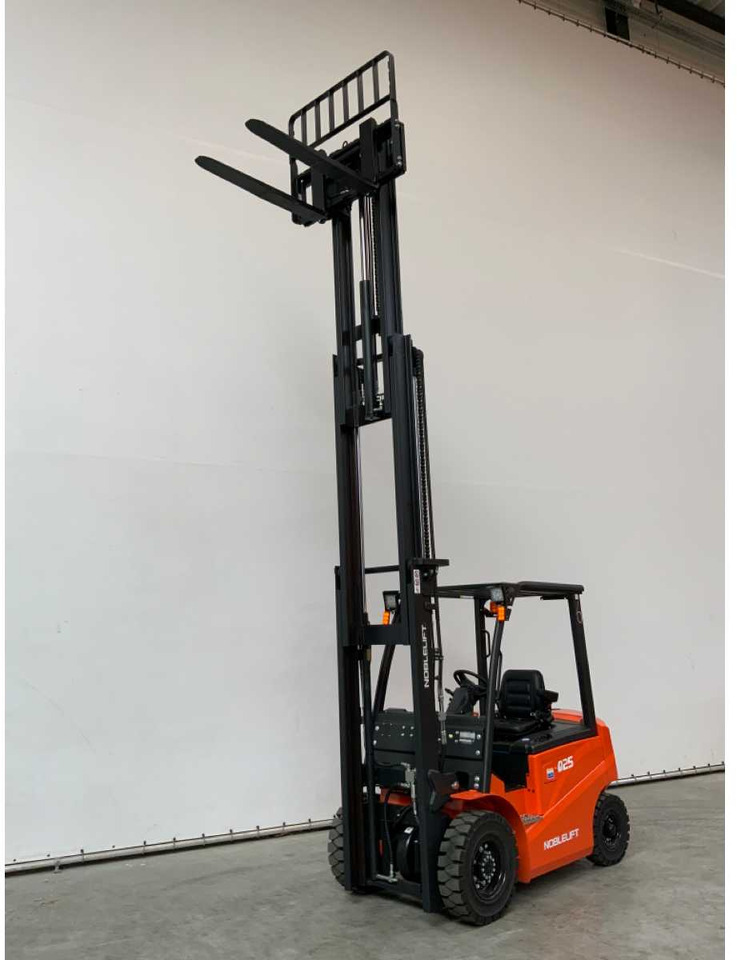 NOBLELIFT - 2024 - Q25-SERIES - 2.5T FORKLIFT ADJUSTABLE FORKS 4.8M - Chariot élévateur: photos 3 NOBLELIFT - 2024 - Q25-SERIES - 2.5T FORKLIFT ADJUSTABLE FORKS 4.8M - Chariot élévateur: photos 3