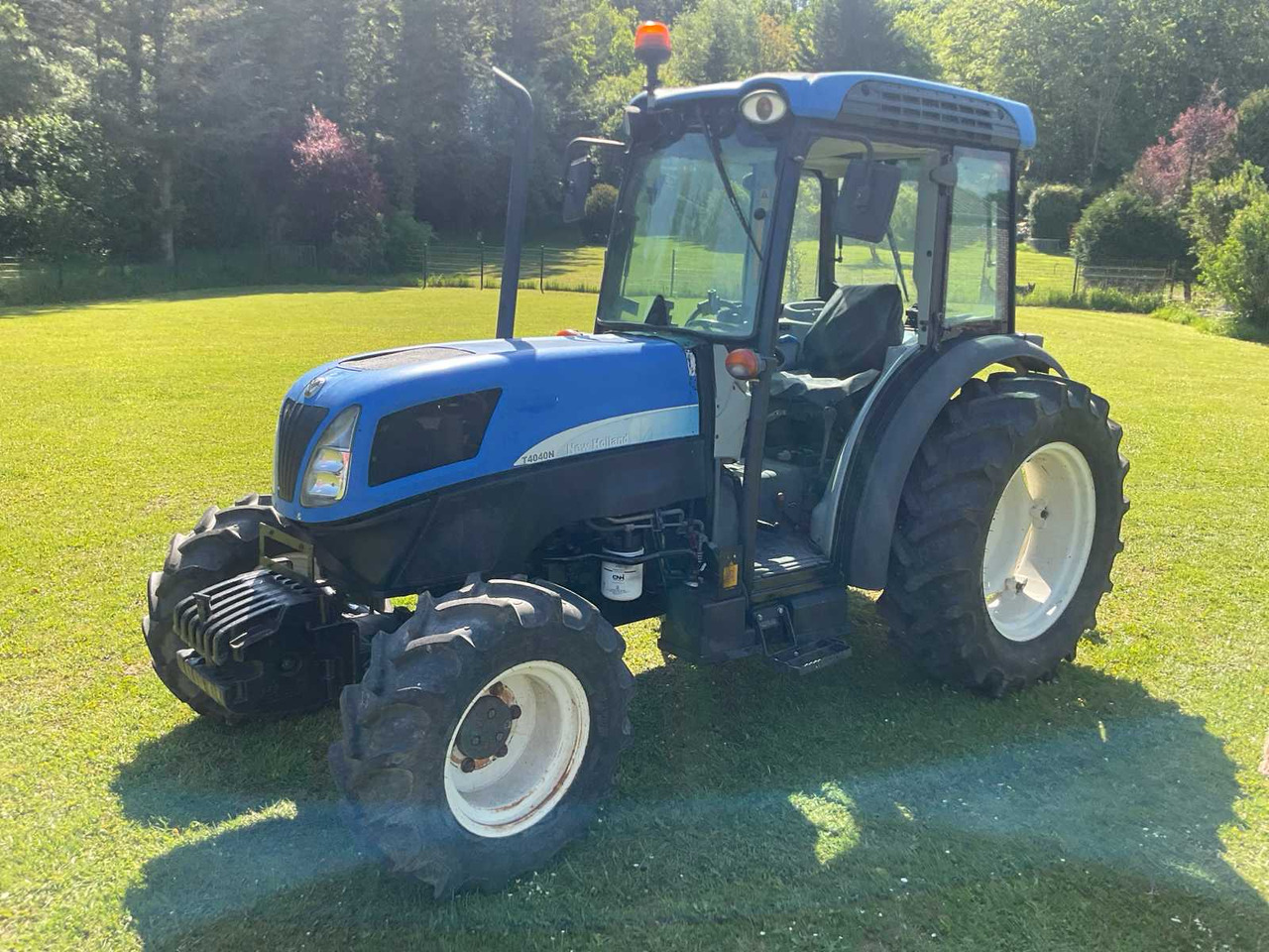 New Holland T4040N - Tracteur agricole: photos 1 New Holland T4040N - Tracteur agricole: photos 1