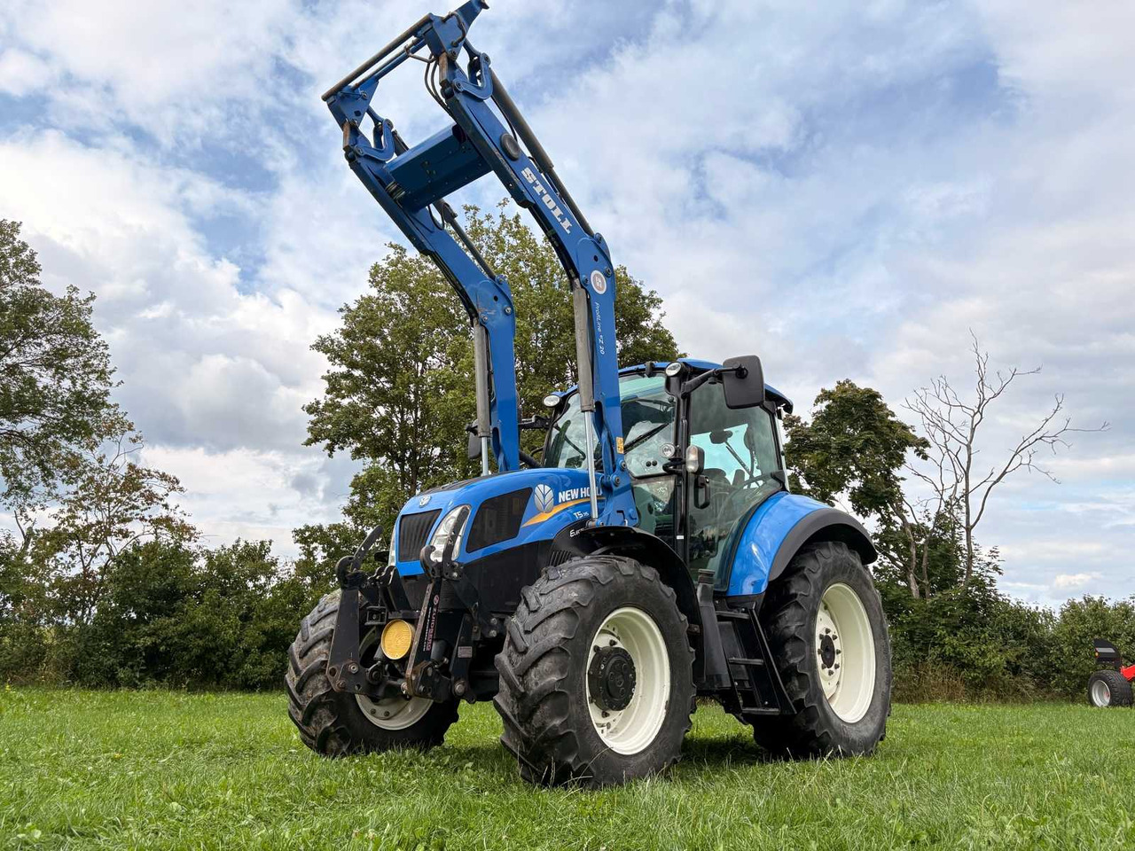New Holland T5.105 EC - Tracteur agricole: photos 1 New Holland T5.105 EC - Tracteur agricole: photos 1