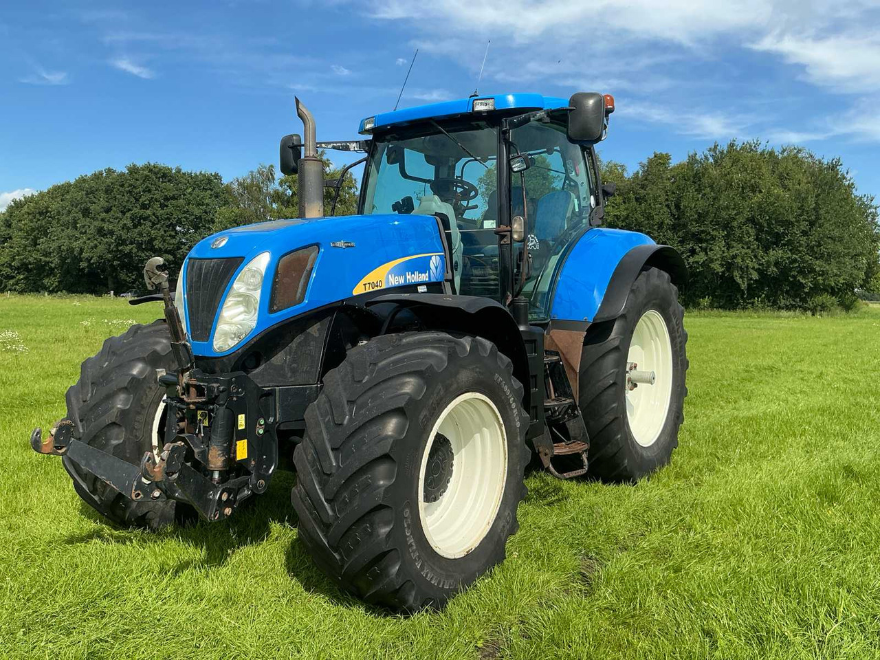New holland T7040 - Tracteur agricole: photos 1 New holland T7040 - Tracteur agricole: photos 1