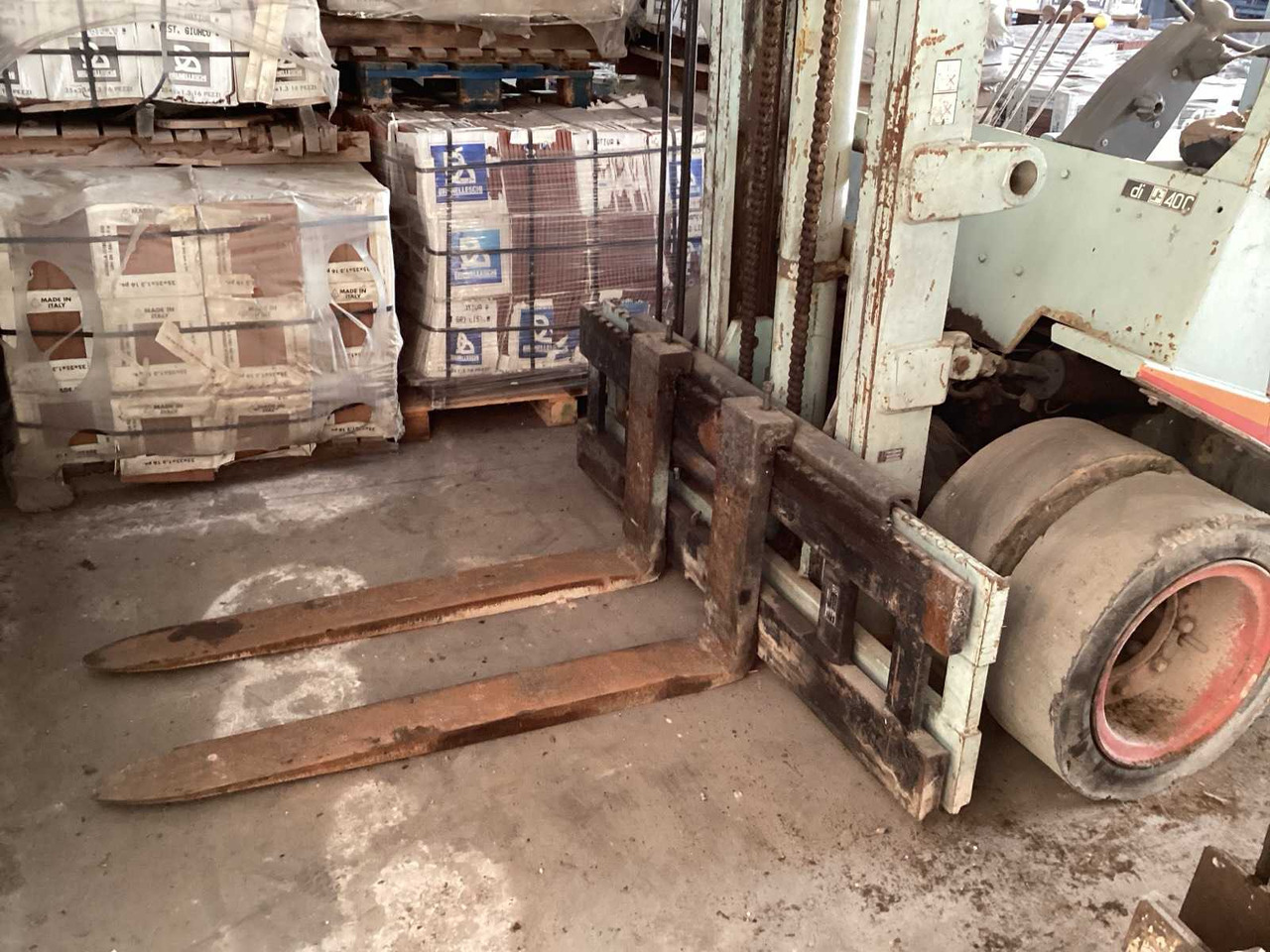 OM FORKLIFT - Chariot élévateur: photos 3 OM FORKLIFT - Chariot élévateur: photos 3