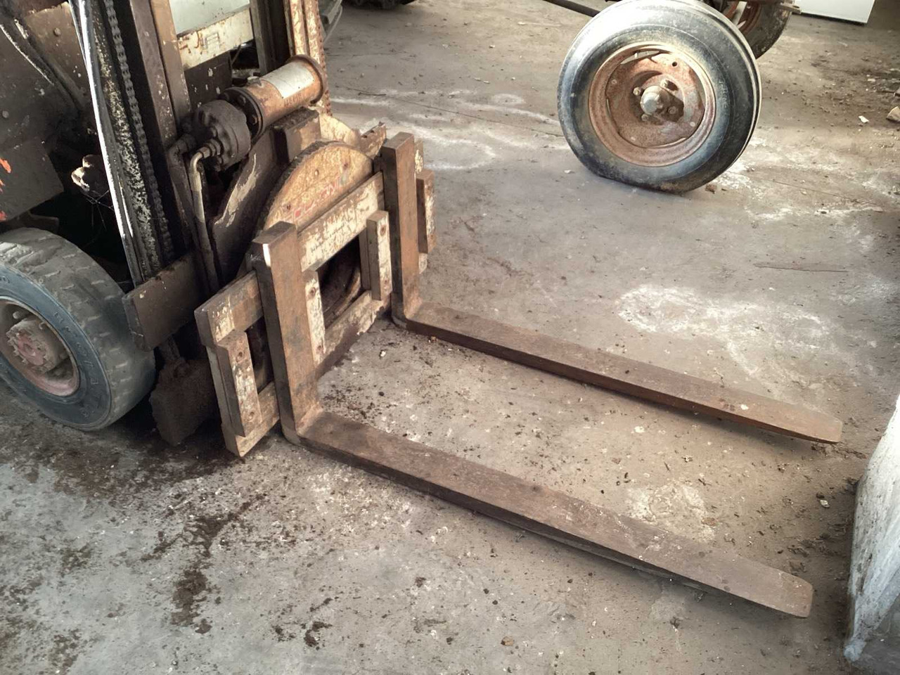 OM FORKLIFT - Chariot élévateur: photos 2 OM FORKLIFT - Chariot élévateur: photos 2