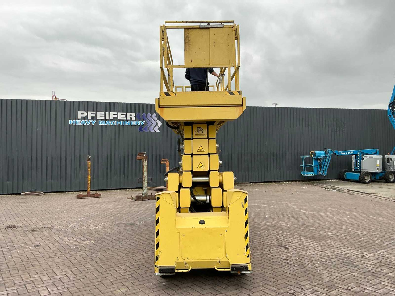 PB LIFT S195-12ES - Nacelle: photos 2 PB LIFT S195-12ES - Nacelle: photos 2
