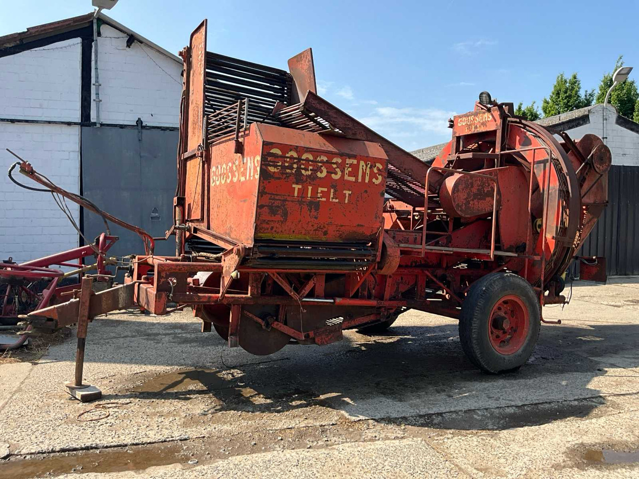 Potato harvester - Arracheuse de pommes de terre: photos 1 Potato harvester - Arracheuse de pommes de terre: photos 1