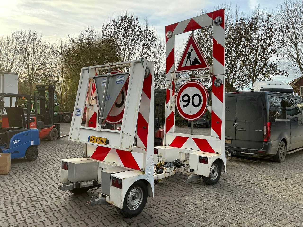 2011 WAGENAAR WA1800 ROAD SIGNPOSTING (2X) - Remorque: photos 1 2011 WAGENAAR WA1800 ROAD SIGNPOSTING (2X) - Remorque: photos 1