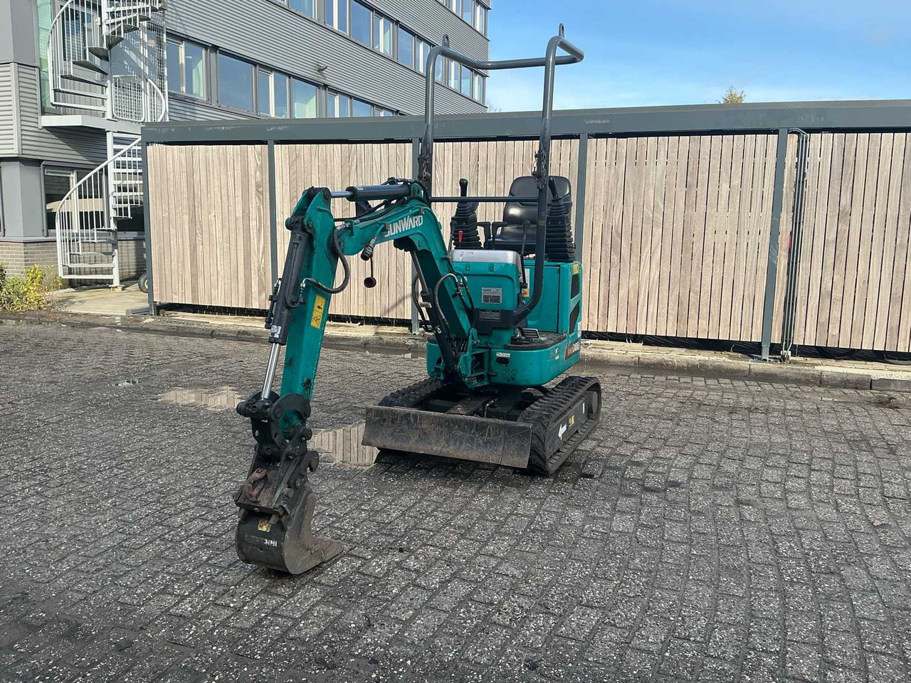 SUNWARD 2022 SUNWARD SWE08B MINI EXCAVATOR - Mini pelle: photos 2 SUNWARD 2022 SUNWARD SWE08B MINI EXCAVATOR - Mini pelle: photos 2