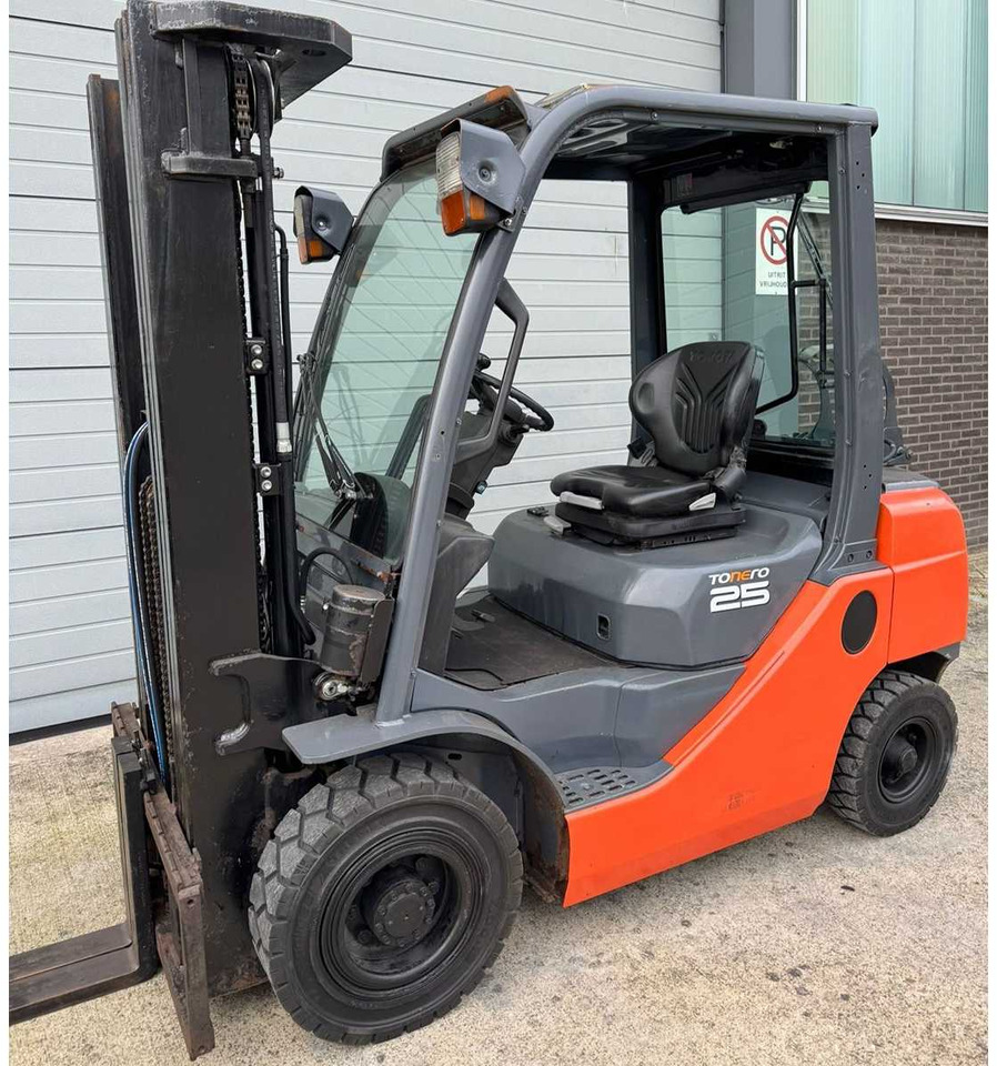 TOYOTA - 2017 - 02-8-FGF-25 - 4.7M TRIPLEX - FORKLIFT - Chariot élévateur: photos 1 TOYOTA - 2017 - 02-8-FGF-25 - 4.7M TRIPLEX - FORKLIFT - Chariot élévateur: photos 1