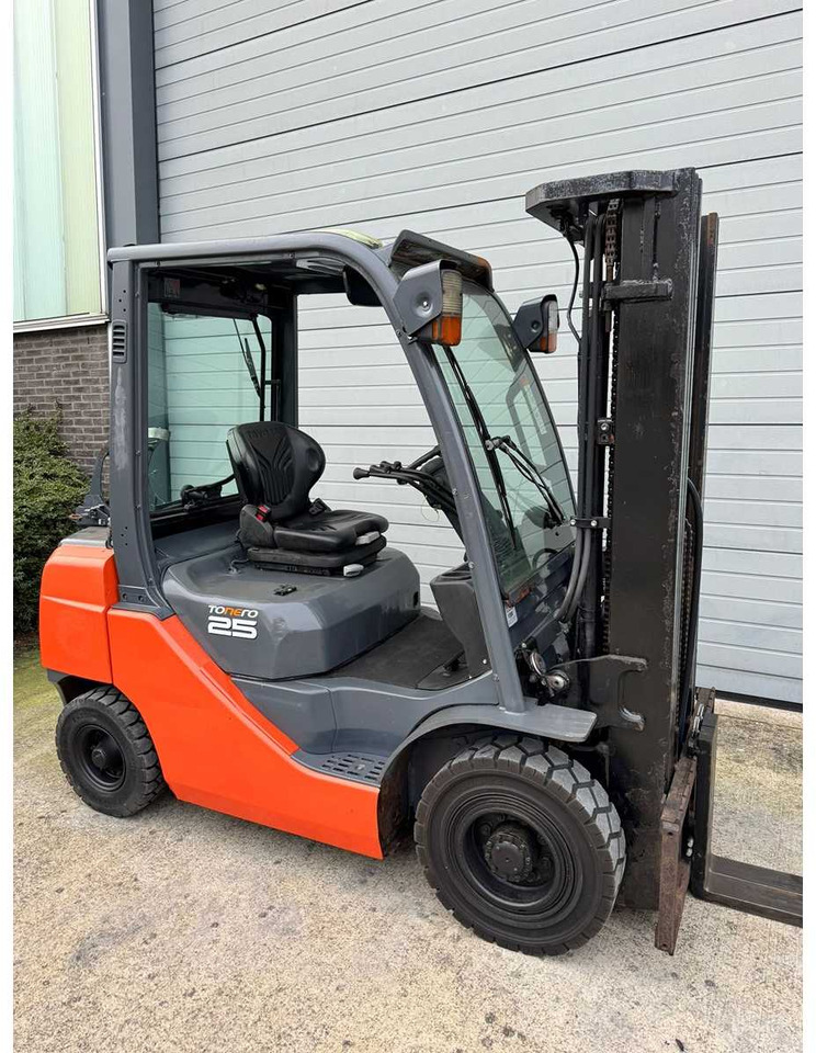 TOYOTA - 2017 - 02-8-FGF-25 - 4.7M TRIPLEX - FORKLIFT - Chariot élévateur: photos 5 TOYOTA - 2017 - 02-8-FGF-25 - 4.7M TRIPLEX - FORKLIFT - Chariot élévateur: photos 5