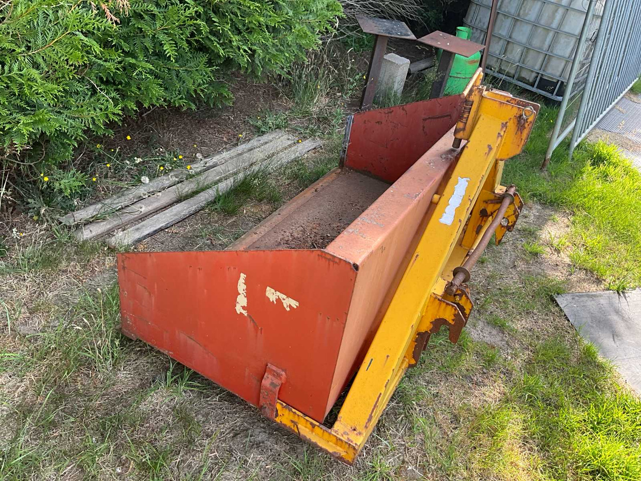 Tipping body for tractor - Benne agricole: photos 4 Tipping body for tractor - Benne agricole: photos 4