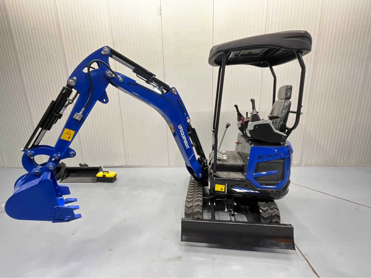 Pelle ULTRA FORCE EQUIPMENT NM-1800 KG CRAWLER EXCAVATOR DIESEL 2025 INCL. 3 BUCKETS: photos 6 Pelle ULTRA FORCE EQUIPMENT NM-1800 KG CRAWLER EXCAVATOR DIESEL 2025 INCL. 3 BUCKETS: photos 6