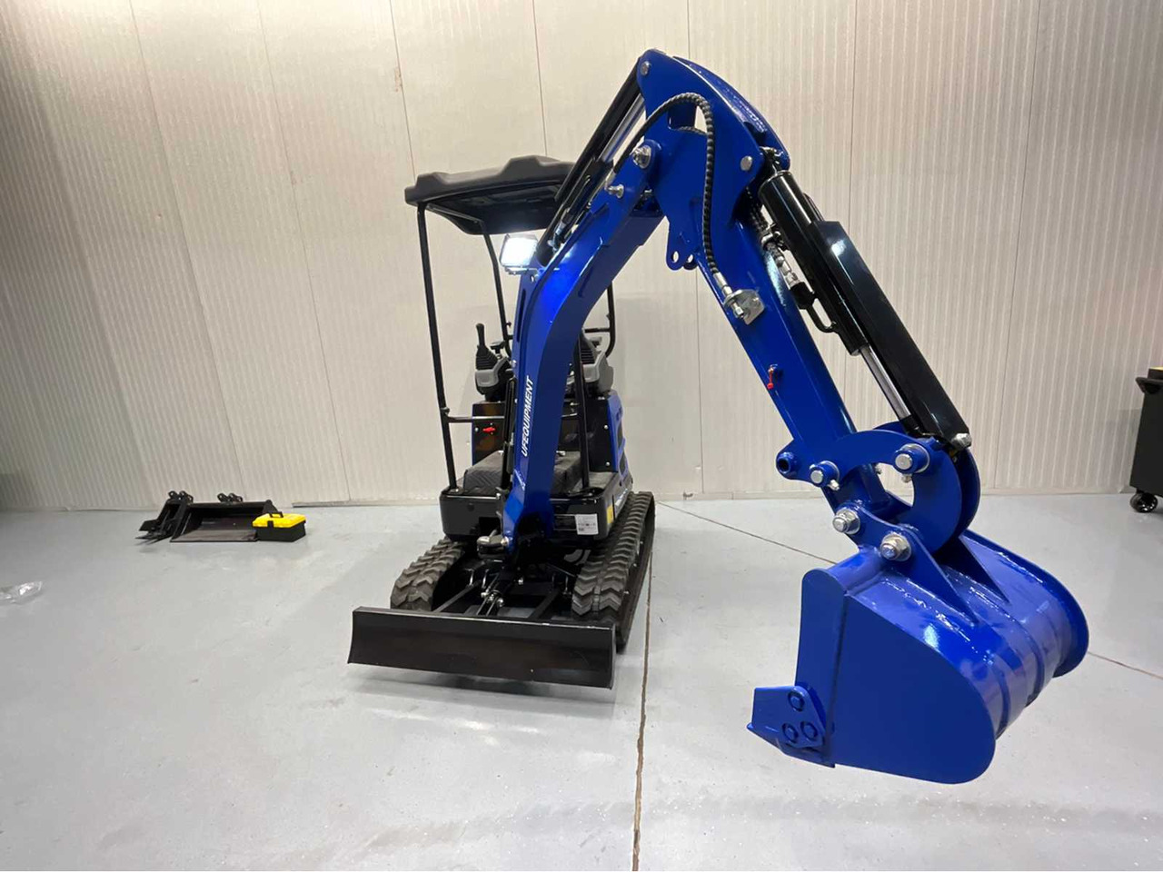 Pelle ULTRA FORCE EQUIPMENT NM-1800 KG CRAWLER EXCAVATOR DIESEL 2025 INCL. 3 BUCKETS: photos 22 Pelle ULTRA FORCE EQUIPMENT NM-1800 KG CRAWLER EXCAVATOR DIESEL 2025 INCL. 3 BUCKETS: photos 22