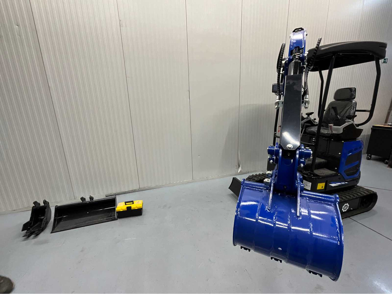 Pelle ULTRA FORCE EQUIPMENT NM-1800 KG CRAWLER EXCAVATOR DIESEL 2025 INCL. 3 BUCKETS: photos 21 Pelle ULTRA FORCE EQUIPMENT NM-1800 KG CRAWLER EXCAVATOR DIESEL 2025 INCL. 3 BUCKETS: photos 21