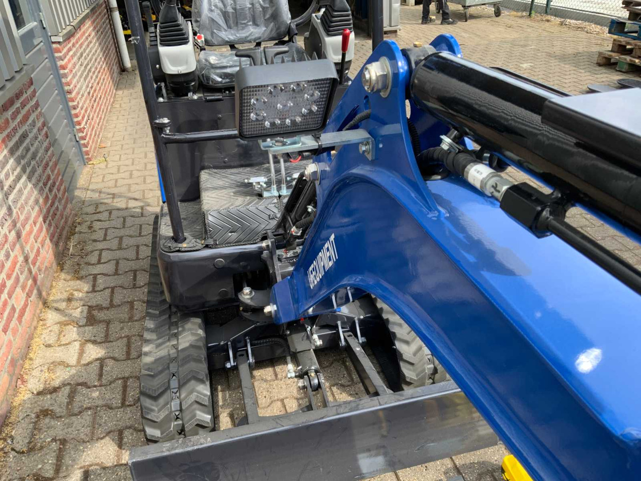 Pelle ULTRA FORCE EQUIPMENT NM-1800 KG CRAWLER EXCAVATOR DIESEL 2025 INCL. 3 BUCKETS: photos 18 Pelle ULTRA FORCE EQUIPMENT NM-1800 KG CRAWLER EXCAVATOR DIESEL 2025 INCL. 3 BUCKETS: photos 18