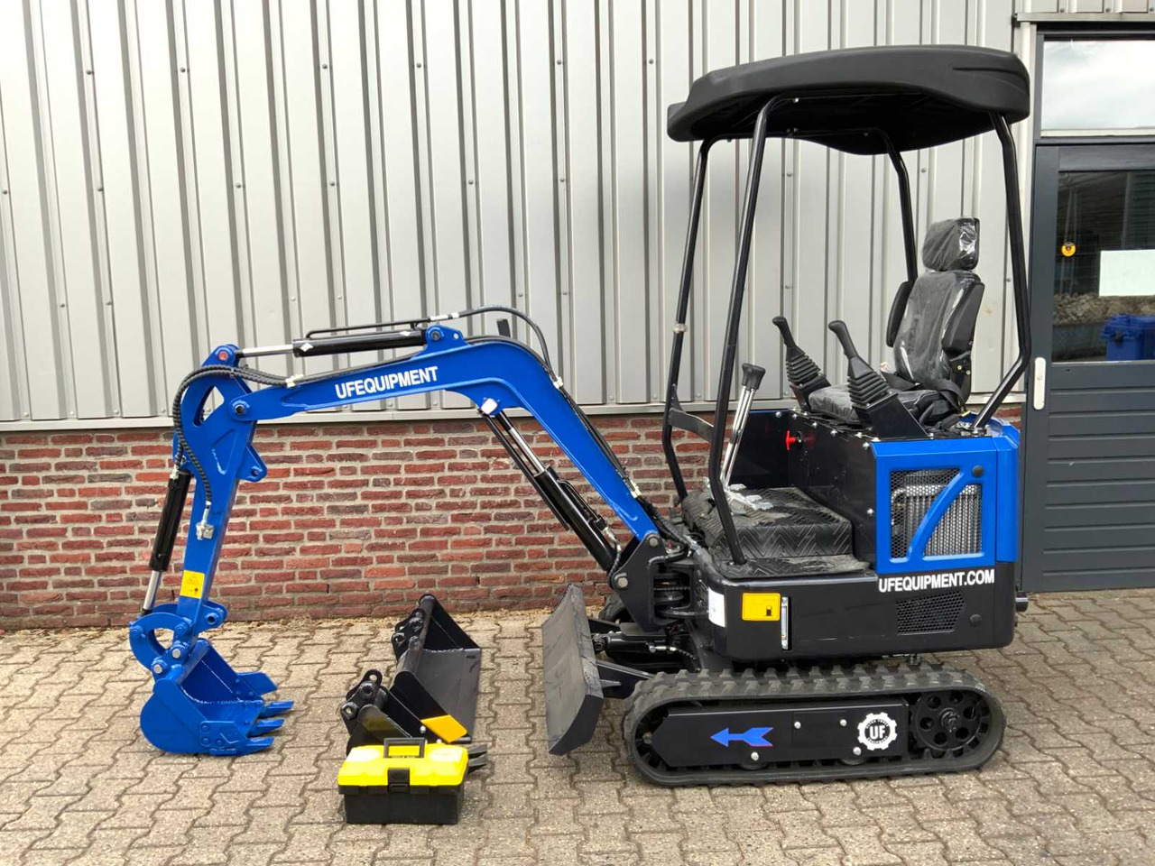 Ultra Force Equipment NM-E15 - Pelle sur chenille: photos 2 Ultra Force Equipment NM-E15 - Pelle sur chenille: photos 2