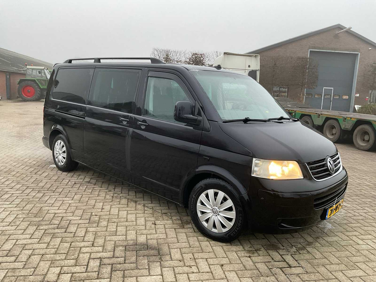 2006 VOLKSWAGEN CARAVELLE 2.5 TDI 340 TREND.DC COMMERCIAL VEHICLE - Véhicule utilitaire: photos 2 2006 VOLKSWAGEN CARAVELLE 2.5 TDI 340 TREND.DC COMMERCIAL VEHICLE - Véhicule utilitaire: photos 2