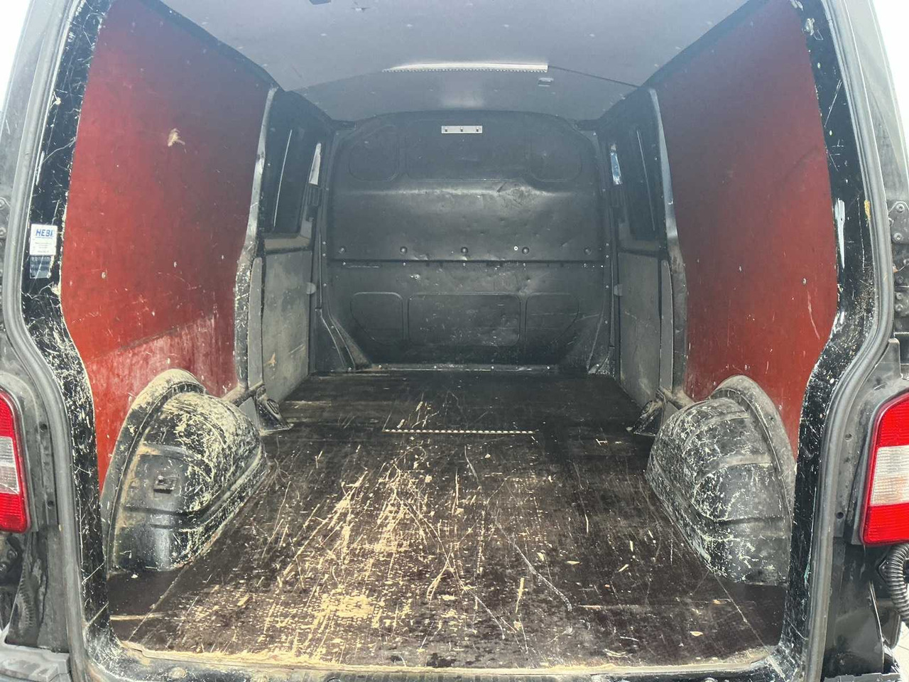 2010 - VOLKSWAGEN - TRANSPORTER - 2.0 TDI L2H1 COM. DC - COMMERCIAL VEHICLE - Véhicule utilitaire: photos 5 2010 - VOLKSWAGEN - TRANSPORTER - 2.0 TDI L2H1 COM. DC - COMMERCIAL VEHICLE - Véhicule utilitaire: photos 5