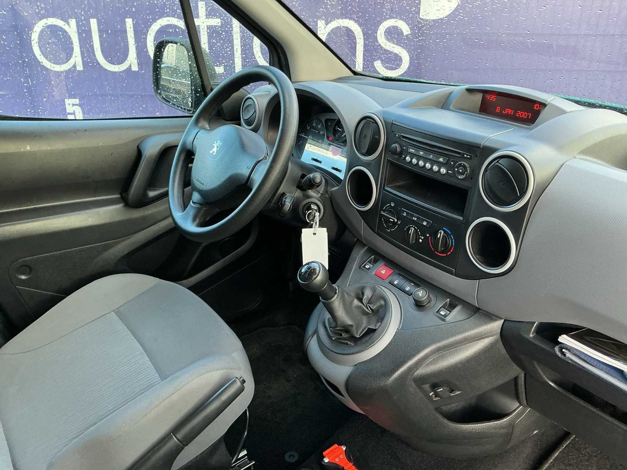 Véhicule utilitaire 2014 - PEUGEOT - PARTNER - 120 1.6 HDI L1XR PR+ - COMMERCIAL VEHICLE: photos 8 Véhicule utilitaire 2014 - PEUGEOT - PARTNER - 120 1.6 HDI L1XR PR+ - COMMERCIAL VEHICLE: photos 8