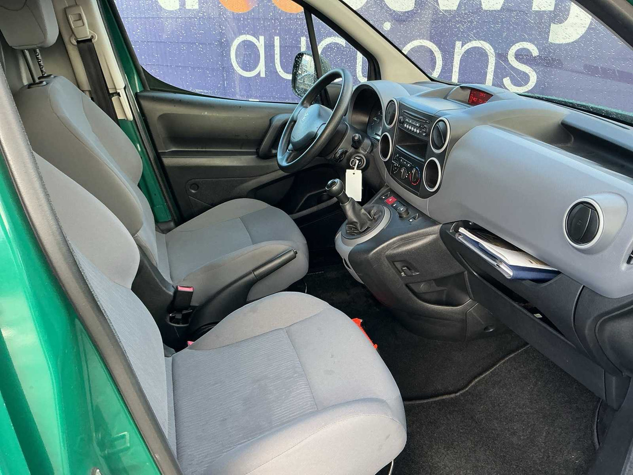 Véhicule utilitaire 2014 - PEUGEOT - PARTNER - 120 1.6 HDI L1XR PR+ - COMMERCIAL VEHICLE: photos 7 Véhicule utilitaire 2014 - PEUGEOT - PARTNER - 120 1.6 HDI L1XR PR+ - COMMERCIAL VEHICLE: photos 7