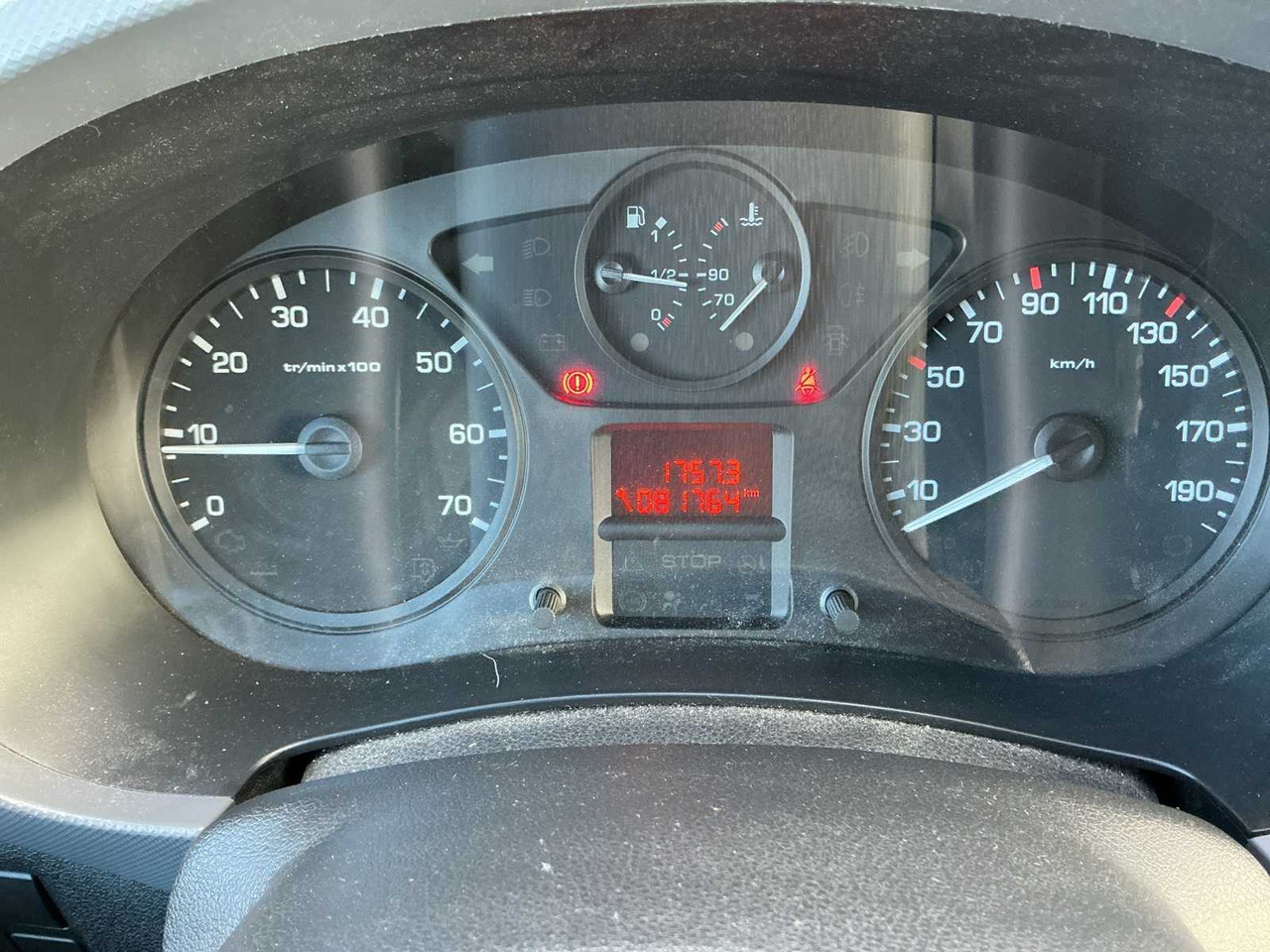 Véhicule utilitaire 2014 - PEUGEOT - PARTNER - 120 1.6 HDI L1XR PR+ - COMMERCIAL VEHICLE: photos 12 Véhicule utilitaire 2014 - PEUGEOT - PARTNER - 120 1.6 HDI L1XR PR+ - COMMERCIAL VEHICLE: photos 12