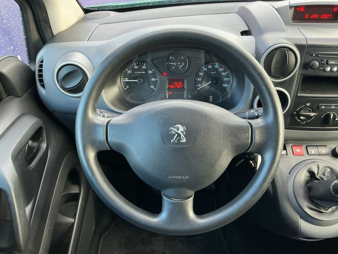 Véhicule utilitaire 2014 - PEUGEOT - PARTNER - 120 1.6 HDI L1XR PR+ - COMMERCIAL VEHICLE: photos 11 Véhicule utilitaire 2014 - PEUGEOT - PARTNER - 120 1.6 HDI L1XR PR+ - COMMERCIAL VEHICLE: photos 11