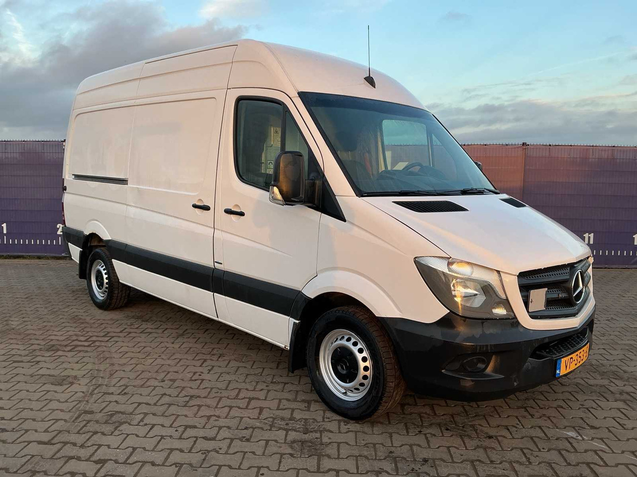 2015 - MERCEDES-BENZ - SPRINTER - 413 2.2 CDI 366 HDDC - COMMERCIAL VEHICLE - Véhicule utilitaire: photos 2 2015 - MERCEDES-BENZ - SPRINTER - 413 2.2 CDI 366 HDDC - COMMERCIAL VEHICLE - Véhicule utilitaire: photos 2
