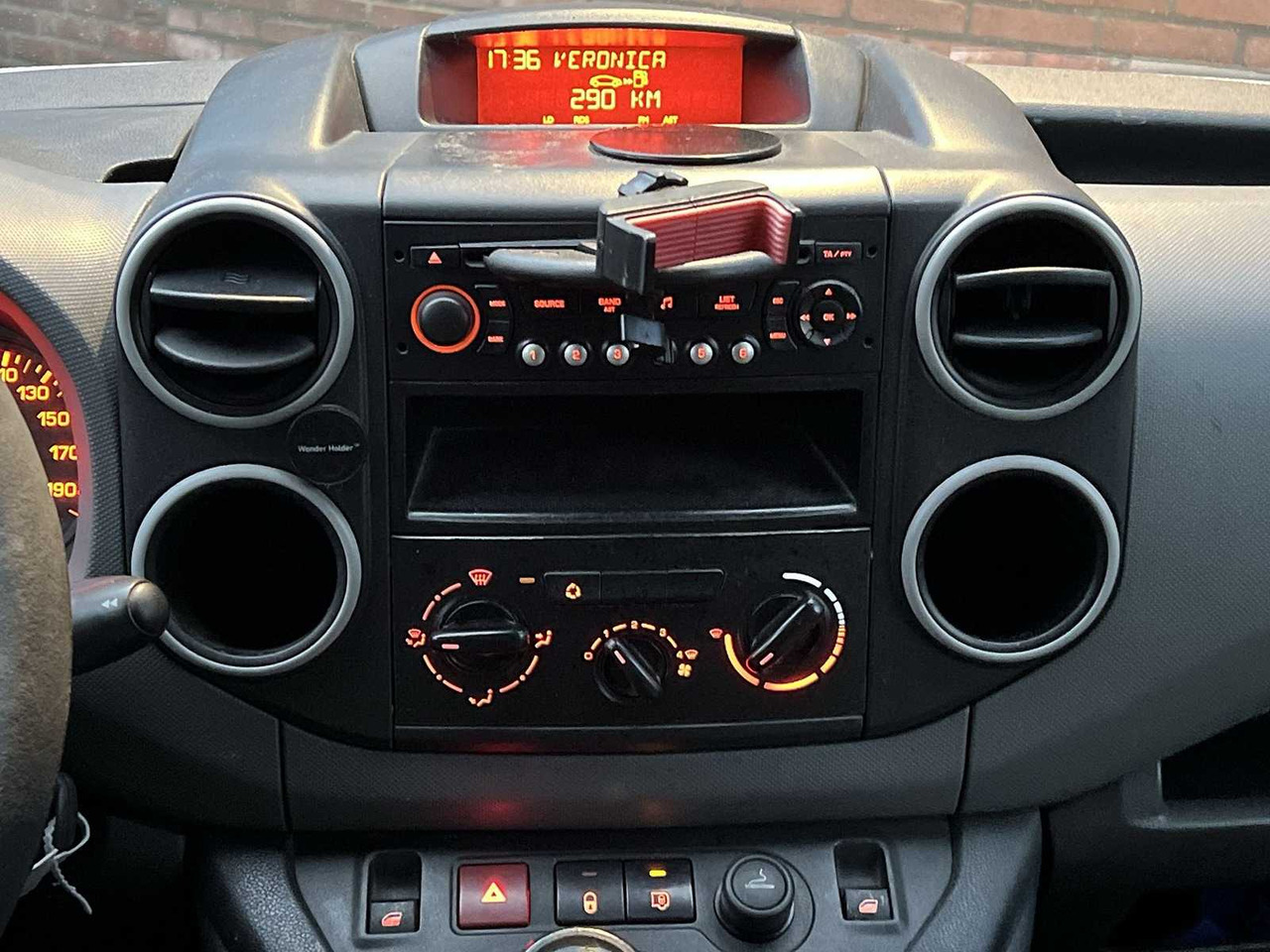 Véhicule utilitaire CITROEN BERLINGO 1.6 HDI 500 COMFORT | VD-091-R I: photos 17 Véhicule utilitaire CITROEN BERLINGO 1.6 HDI 500 COMFORT | VD-091-R I: photos 17