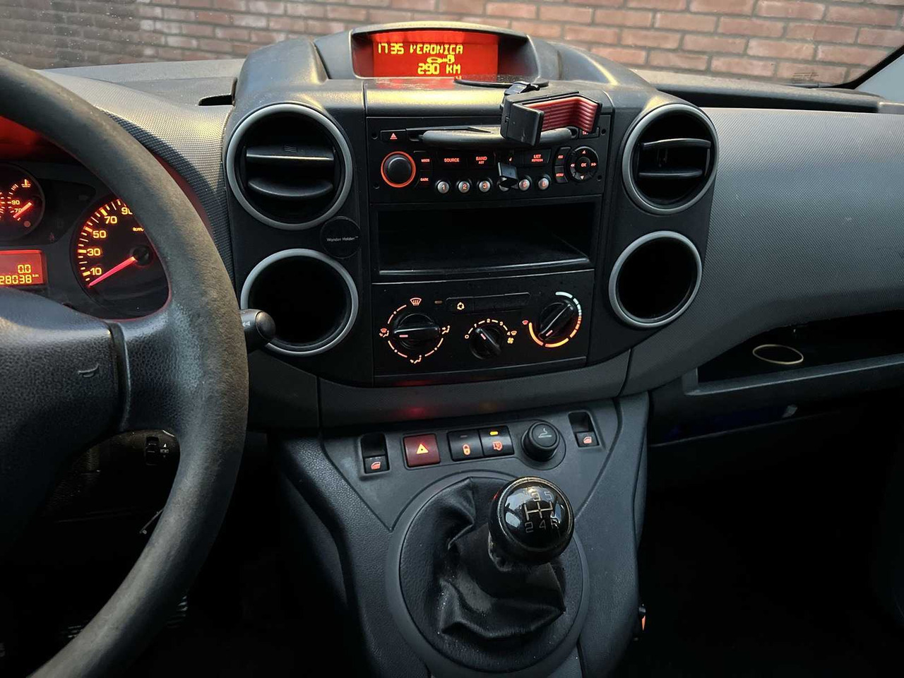 Véhicule utilitaire CITROEN BERLINGO 1.6 HDI 500 COMFORT | VD-091-R I: photos 15 Véhicule utilitaire CITROEN BERLINGO 1.6 HDI 500 COMFORT | VD-091-R I: photos 15