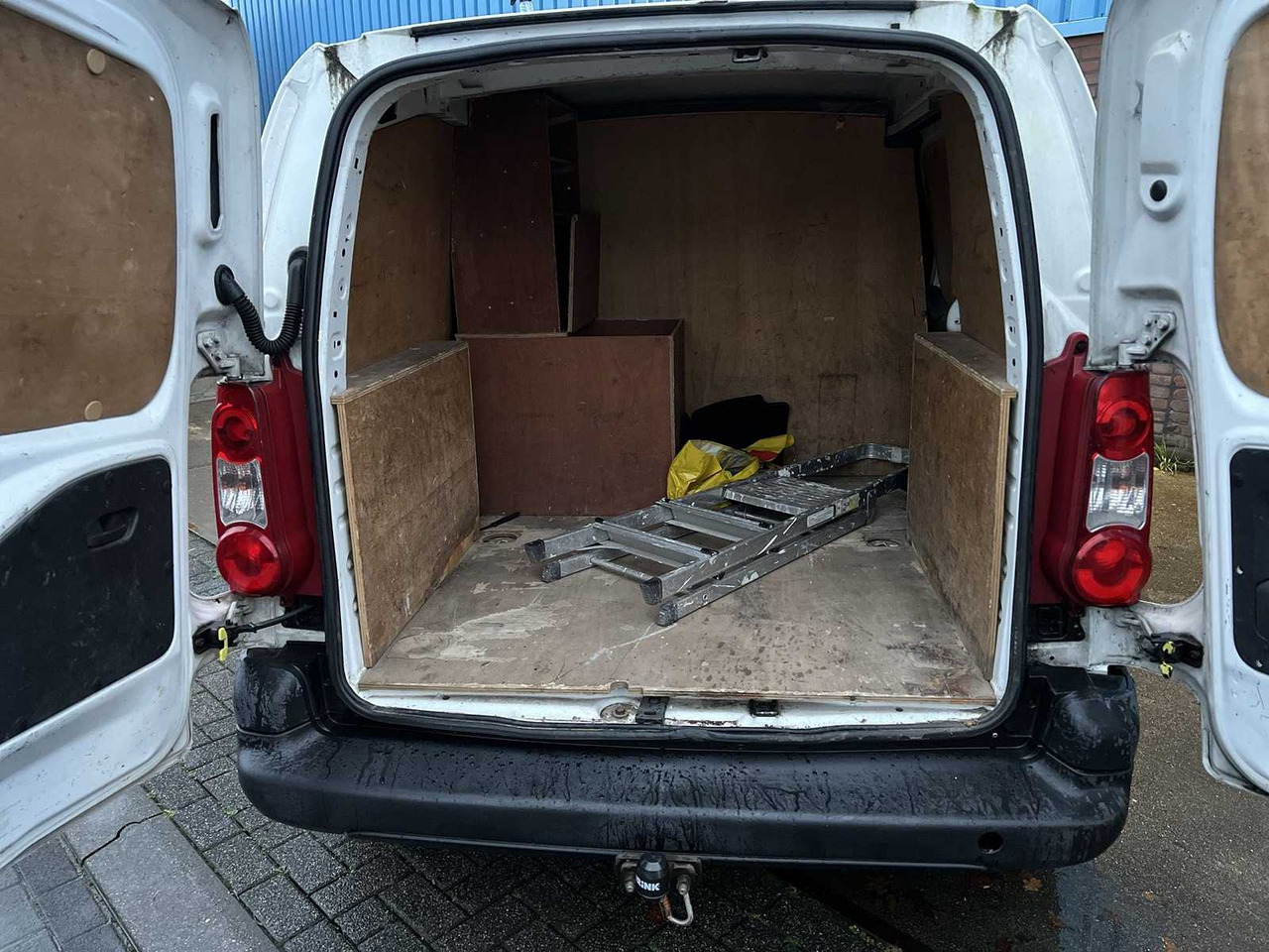 Véhicule utilitaire CITROEN BERLINGO 1.6 HDI 500 COMFORT | VD-091-R I: photos 19 Véhicule utilitaire CITROEN BERLINGO 1.6 HDI 500 COMFORT | VD-091-R I: photos 19