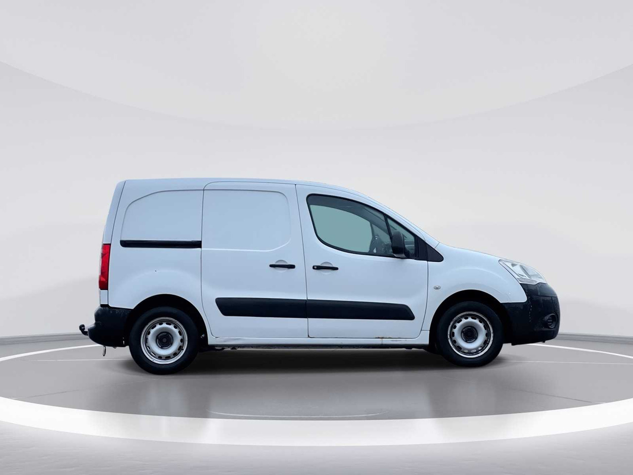 Véhicule utilitaire CITROEN BERLINGO 1.6 HDI 500 COMFORT | VD-091-R I: photos 7 Véhicule utilitaire CITROEN BERLINGO 1.6 HDI 500 COMFORT | VD-091-R I: photos 7