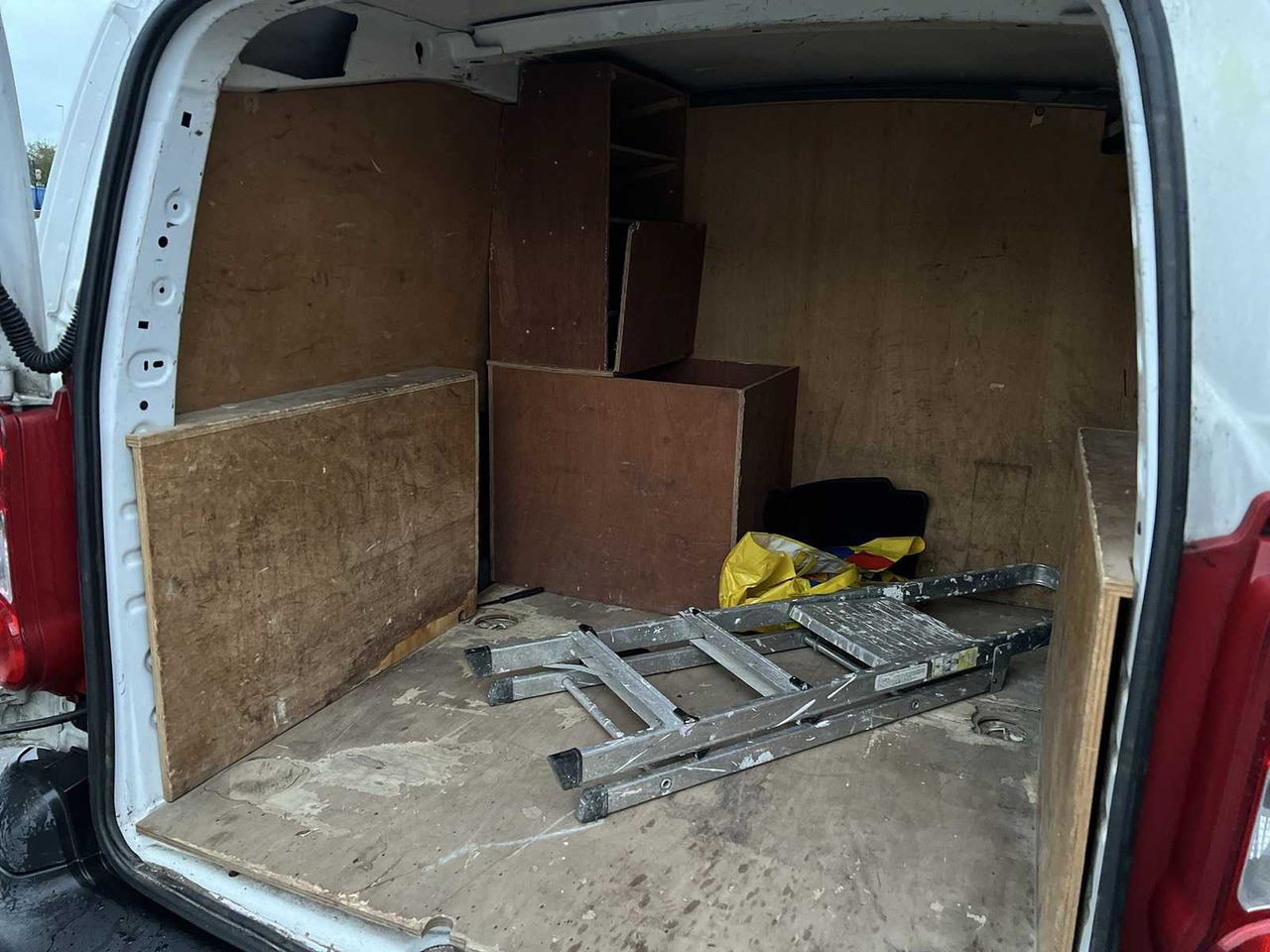 Véhicule utilitaire CITROEN BERLINGO 1.6 HDI 500 COMFORT | VD-091-R I: photos 20 Véhicule utilitaire CITROEN BERLINGO 1.6 HDI 500 COMFORT | VD-091-R I: photos 20