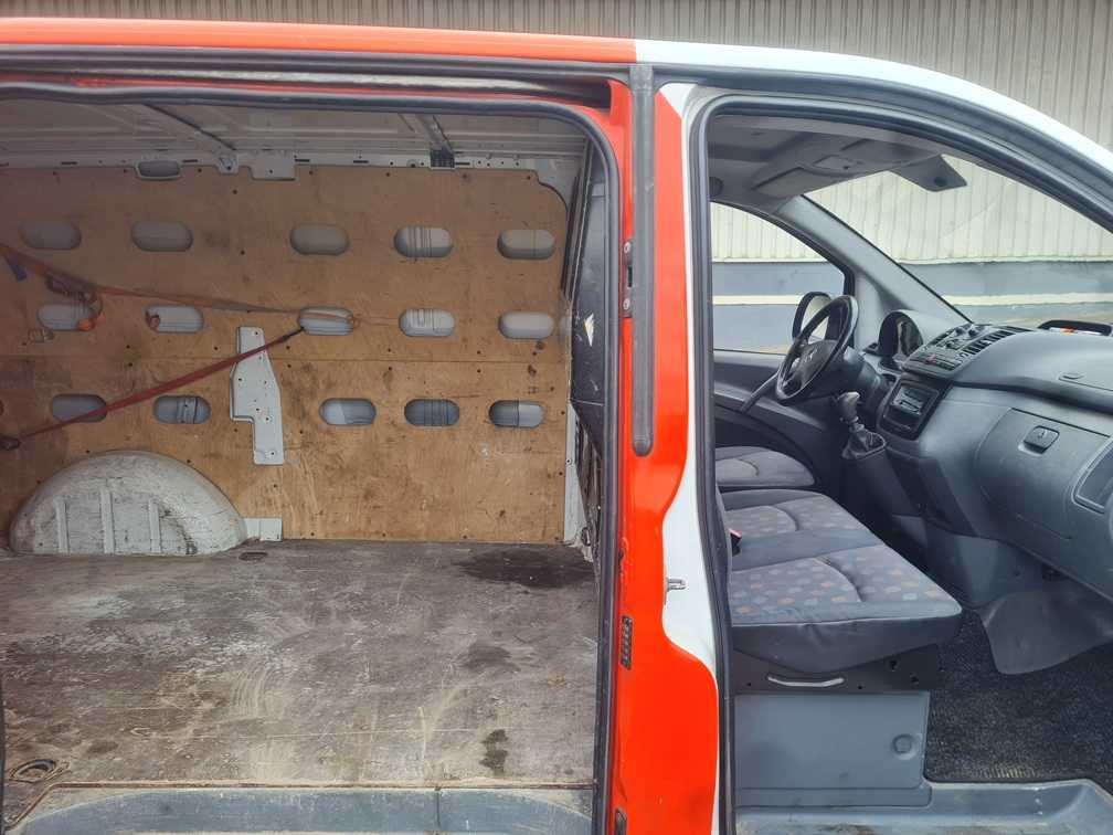 MERCEDES-BENZ - VITO - 109 CDI 320 L. AMIGO - 82-BX-JX - Véhicule utilitaire: photos 5 MERCEDES-BENZ - VITO - 109 CDI 320 L. AMIGO - 82-BX-JX - Véhicule utilitaire: photos 5