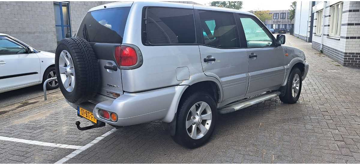 NISSAN - TERRANO LL - 3.0 DI LUXURY SR-B - 01-BT-FT - COMMERCIAL VEHICLE - Véhicule utilitaire: photos 3 NISSAN - TERRANO LL - 3.0 DI LUXURY SR-B - 01-BT-FT - COMMERCIAL VEHICLE - Véhicule utilitaire: photos 3