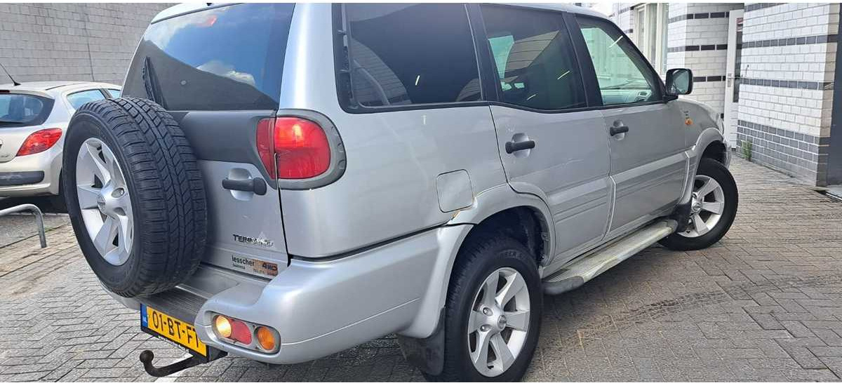 NISSAN - TERRANO LL - 3.0 DI LUXURY SR-B - 01-BT-FT - COMMERCIAL VEHICLE - Véhicule utilitaire: photos 4 NISSAN - TERRANO LL - 3.0 DI LUXURY SR-B - 01-BT-FT - COMMERCIAL VEHICLE - Véhicule utilitaire: photos 4