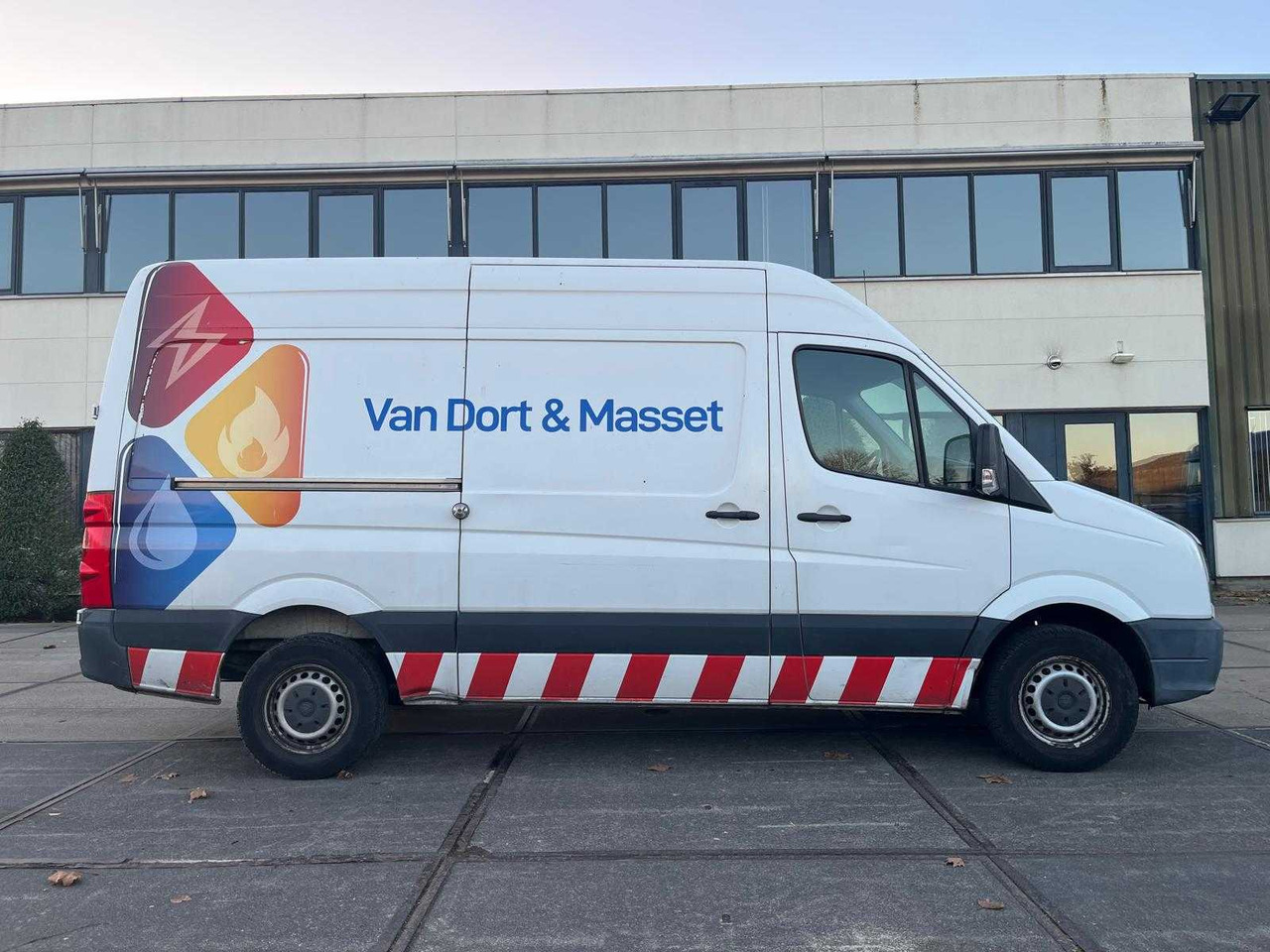 VOLKSWAGEN CRAFTER 35 2.0 TDI L2H2 | VFH-94-N - Véhicule utilitaire: photos 4 VOLKSWAGEN CRAFTER 35 2.0 TDI L2H2 | VFH-94-N - Véhicule utilitaire: photos 4