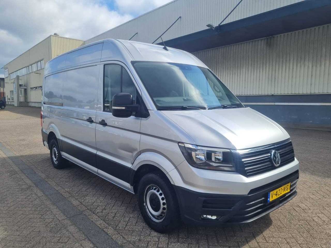 VOLKSWAGEN - CRAFTER - 35 2.0 TDI L3H2 HI - V-422-NG - Véhicule utilitaire: photos 3 VOLKSWAGEN - CRAFTER - 35 2.0 TDI L3H2 HI - V-422-NG - Véhicule utilitaire: photos 3