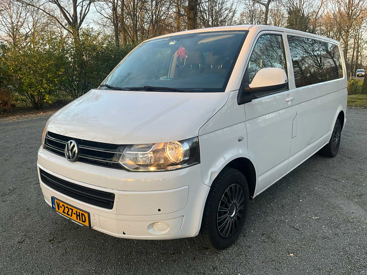 VOLKSWAGEN - TRANSPORTER - 2.0 TDI L2H1 4M BUDC - COMMERCIAL VEHICLE - Véhicule utilitaire: photos 1 VOLKSWAGEN - TRANSPORTER - 2.0 TDI L2H1 4M BUDC - COMMERCIAL VEHICLE - Véhicule utilitaire: photos 1