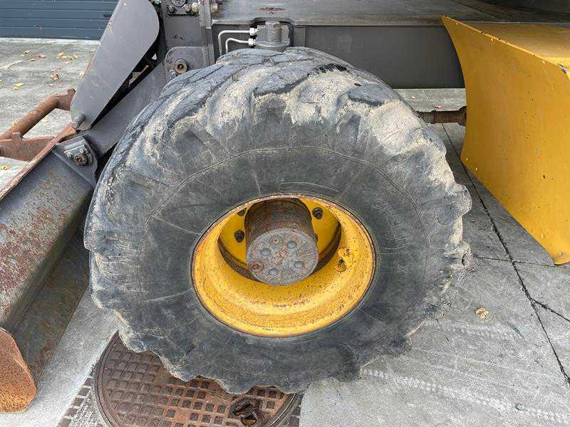 Volvo EW 140 B - Pelle sur pneus: photos 5 Volvo EW 140 B - Pelle sur pneus: photos 5