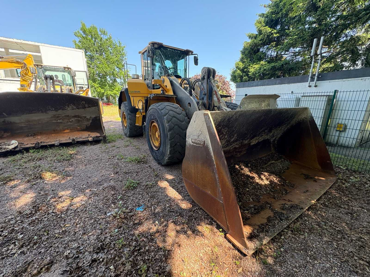 Volvo L 180 H - Chargeuse sur pneus: photos 1 Volvo L 180 H - Chargeuse sur pneus: photos 1