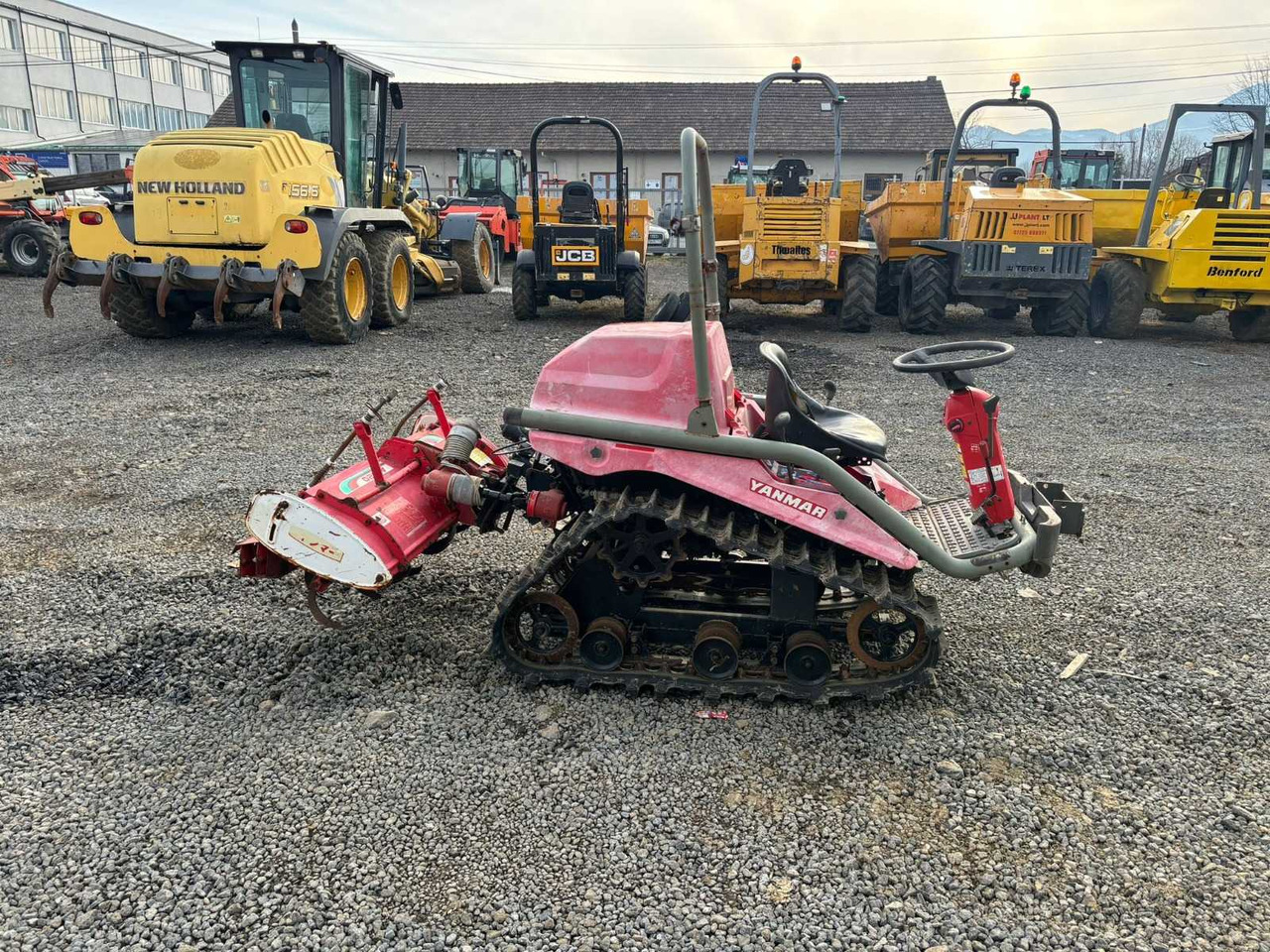 YANMAR TRACKED TRACTOR - Tracteur à chenilles: photos 5 YANMAR TRACKED TRACTOR - Tracteur à chenilles: photos 5