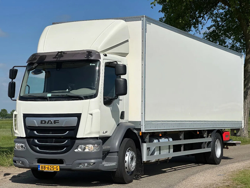 DAF CF 320 LF320.19 EURO6. 830x248x260 - Camion fourgon: photos 1 DAF CF 320 LF320.19 EURO6. 830x248x260 - Camion fourgon: photos 1