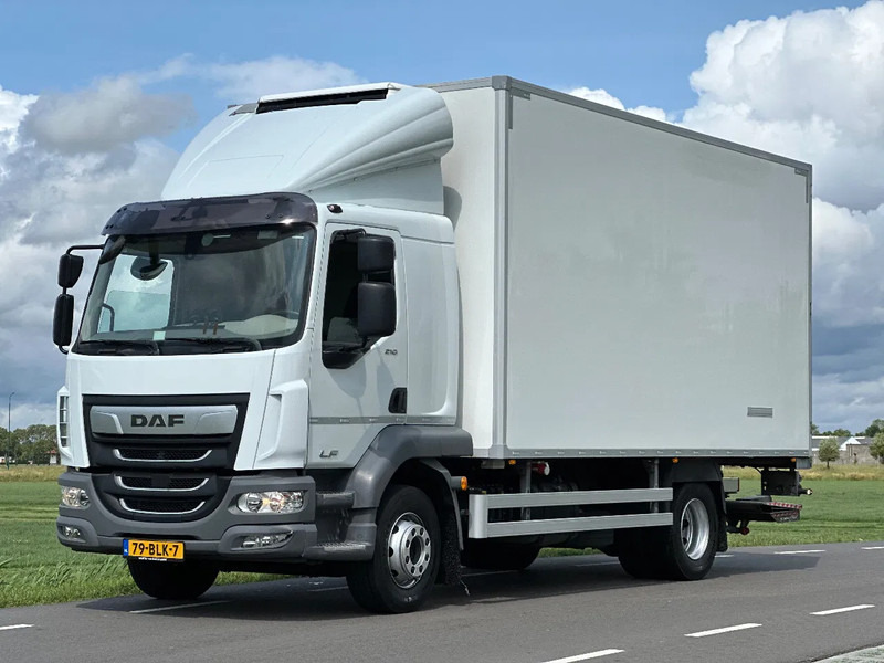 DAF LF 210 LF210.14. EURO6. 2018. KOELBAKWAGEN MET LAADKLEP 2000kg - Camion frigorifique: photos 1 DAF LF 210 LF210.14. EURO6. 2018. KOELBAKWAGEN MET LAADKLEP 2000kg - Camion frigorifique: photos 1