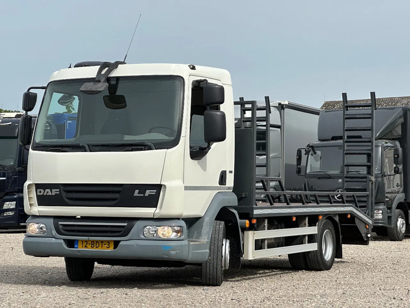 DAF LF 45 LF 12.180. EURO5. OPRIJWAGEN in Topstaat!! - Camion porte-voitures: photos 1 DAF LF 45 LF 12.180. EURO5. OPRIJWAGEN in Topstaat!! - Camion porte-voitures: photos 1