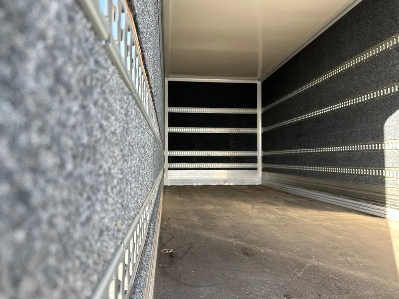 Mercedes-Benz Atego ATEGO1223L EURO6. 725x248x265 3 tons klep. - Camion fourgon: photos 5 Mercedes-Benz Atego ATEGO1223L EURO6. 725x248x265 3 tons klep. - Camion fourgon: photos 5