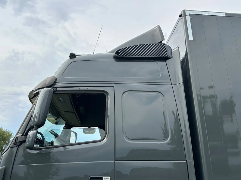 Volvo FM 330 VOLVO FM 330 EEV - Camion fourgon: photos 5 Volvo FM 330 VOLVO FM 330 EEV - Camion fourgon: photos 5