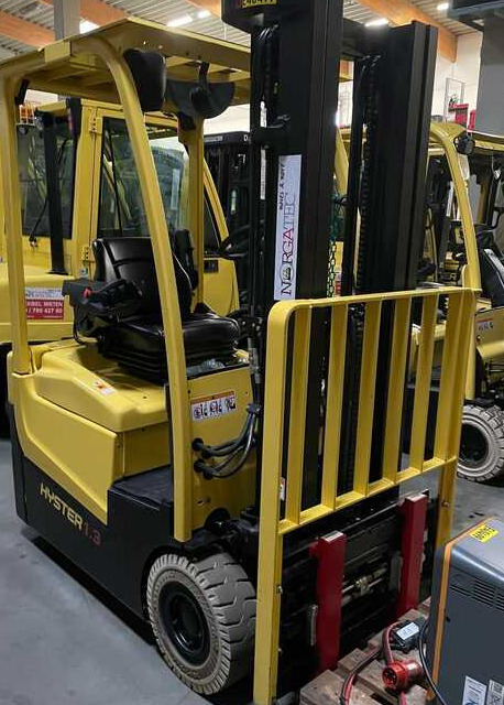 Hyster A1.3XNT - Chariot élévateur électrique: photos 1 Hyster A1.3XNT - Chariot élévateur électrique: photos 1