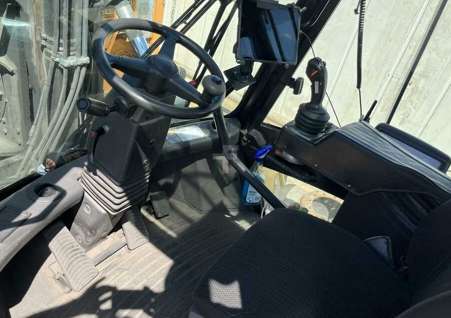 Hyster H25XM-12 - Chariot porte-conteneur: photos 5 Hyster H25XM-12 - Chariot porte-conteneur: photos 5