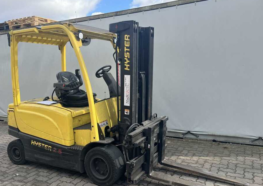 Hyster J2.5XN - Chariot élévateur électrique: photos 1 Hyster J2.5XN - Chariot élévateur électrique: photos 1