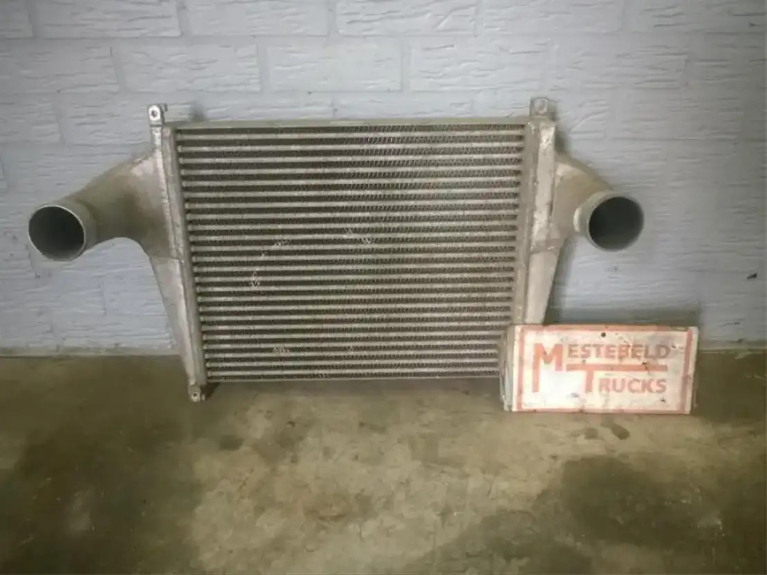 DAF Intercooler LF45 - Système de refroidissement pour Camion: photos 1 DAF Intercooler LF45 - Système de refroidissement pour Camion: photos 1