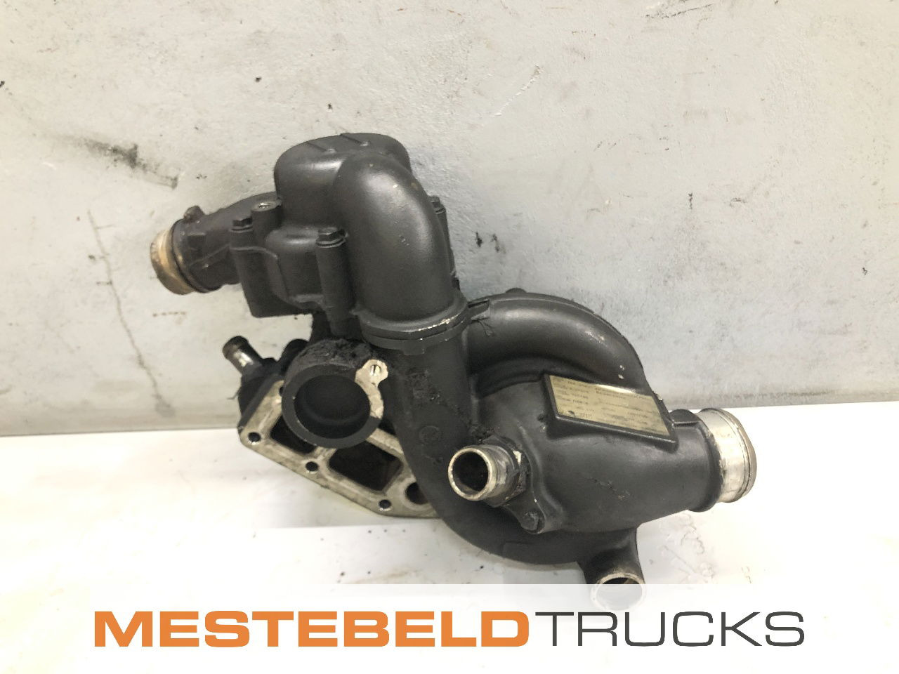 DAF Koelvloeistofpomp XF 105 - Système de refroidissement pour Camion: photos 1 DAF Koelvloeistofpomp XF 105 - Système de refroidissement pour Camion: photos 1